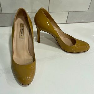 Lk Bennett Shilo taupe patent leather pump. Round toe 3.5 in heel. Size 38